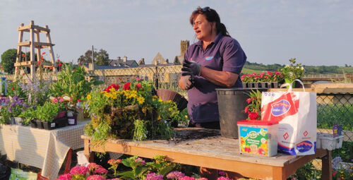 Annette Smyth: Summer Gardening Demo